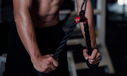 ferfi-szemelyi-edzes-szemelyi-edzo-studioban